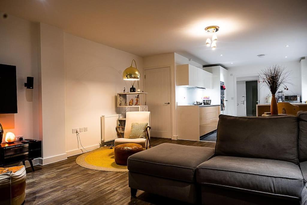 Exquisite Cozy House, Close To Train Station And Amenities Harold Wood Buitenkant foto
