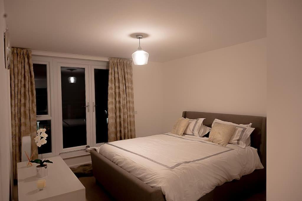 Exquisite Cozy House, Close To Train Station And Amenities Harold Wood Buitenkant foto
